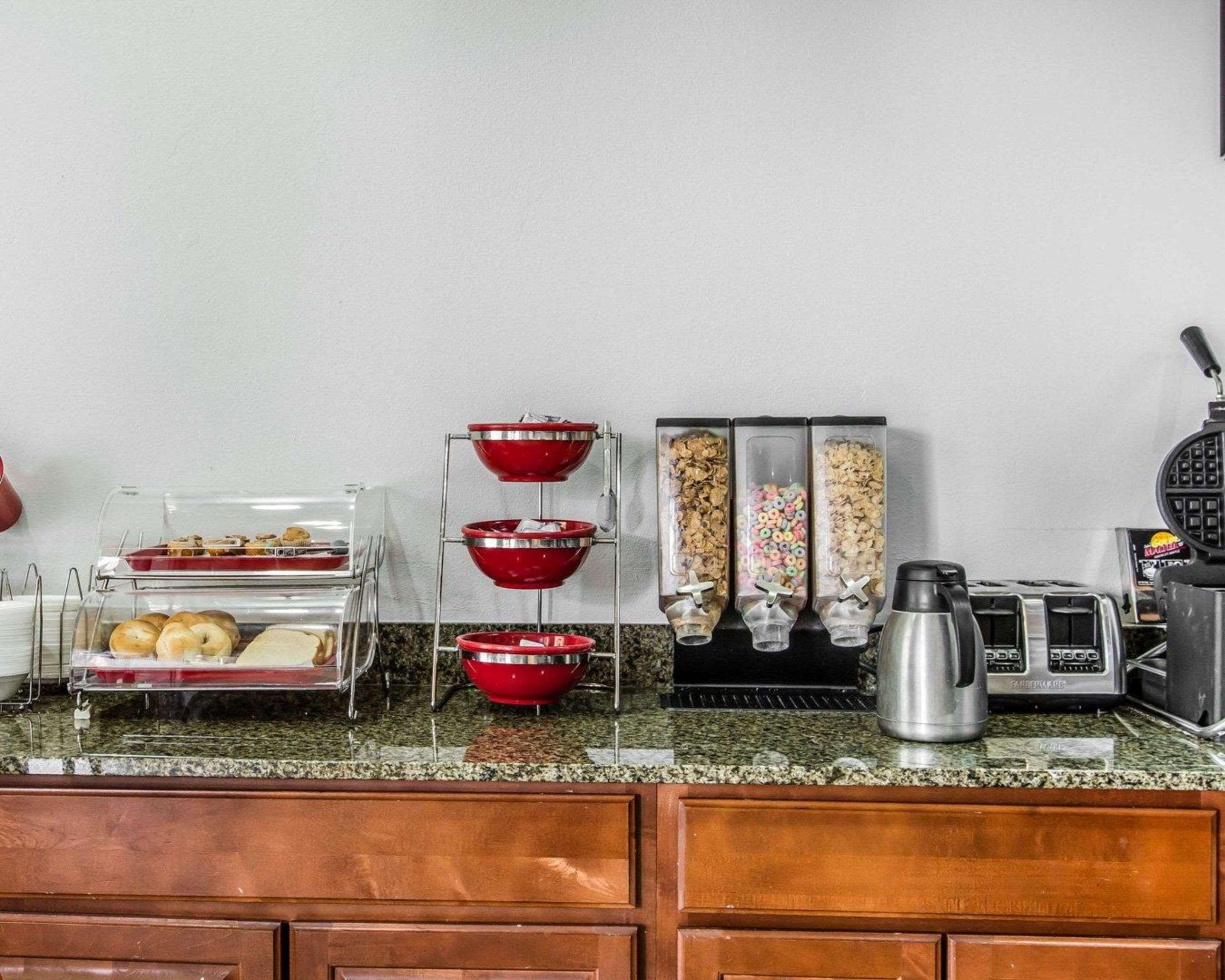 Econo Lodge Inn&Suites Enterprise Esterno foto